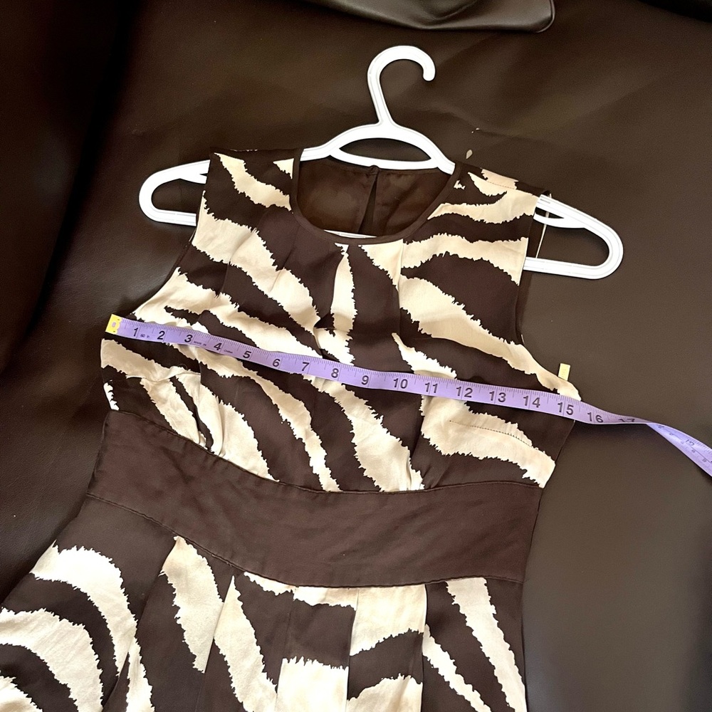 Micheal Kors Chic Zebra-Print Silk Midi Dress with Cinched Waist Size S - Picture 6 of 9